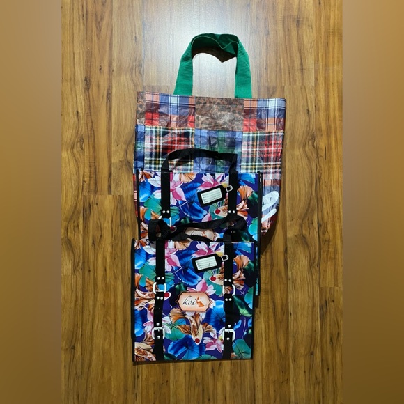 Aerie Reusable Shopping Bag Tote With 2 Reusable Koi Shopping Bag Totes (3) - Picture 2 of 16